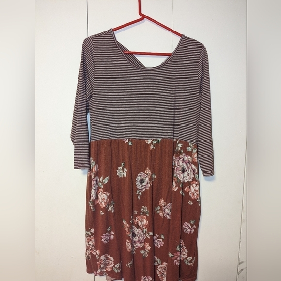 ODDY 3/4 Sleeve Dress - Picture 4 of 4